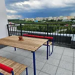 Live-Inn Prague Hotel-Style 5 Apartments, 20 Mins To Centre, Gym, Reception, Free Parking, Lift, Roof Terrace & Game Room