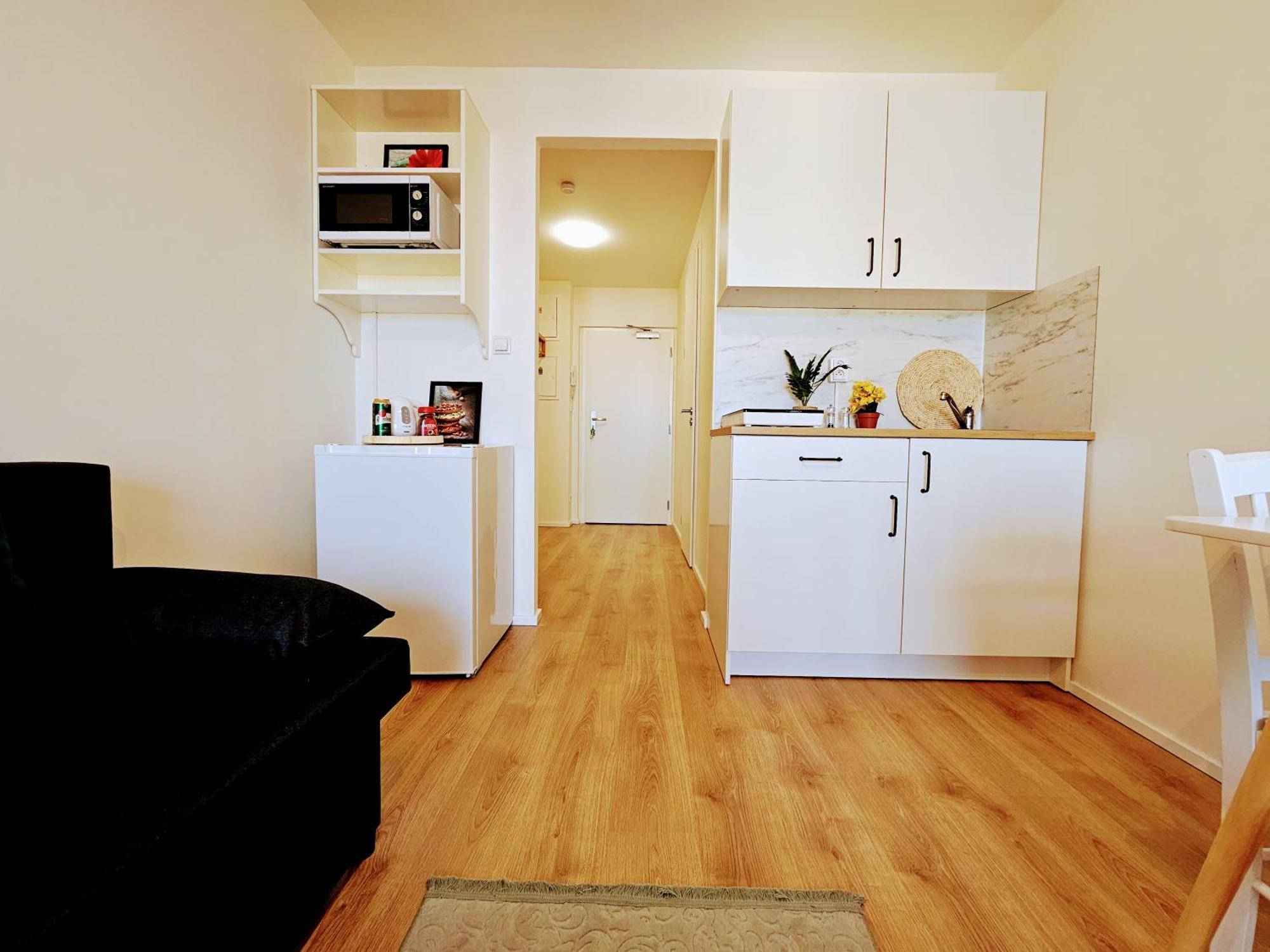 Live-inn Hotel-style 5 Apartments, 20 Mins To Centre, Gym, Reception, Free Parking, Lift, Roof Terrace & Game Apartmán *
