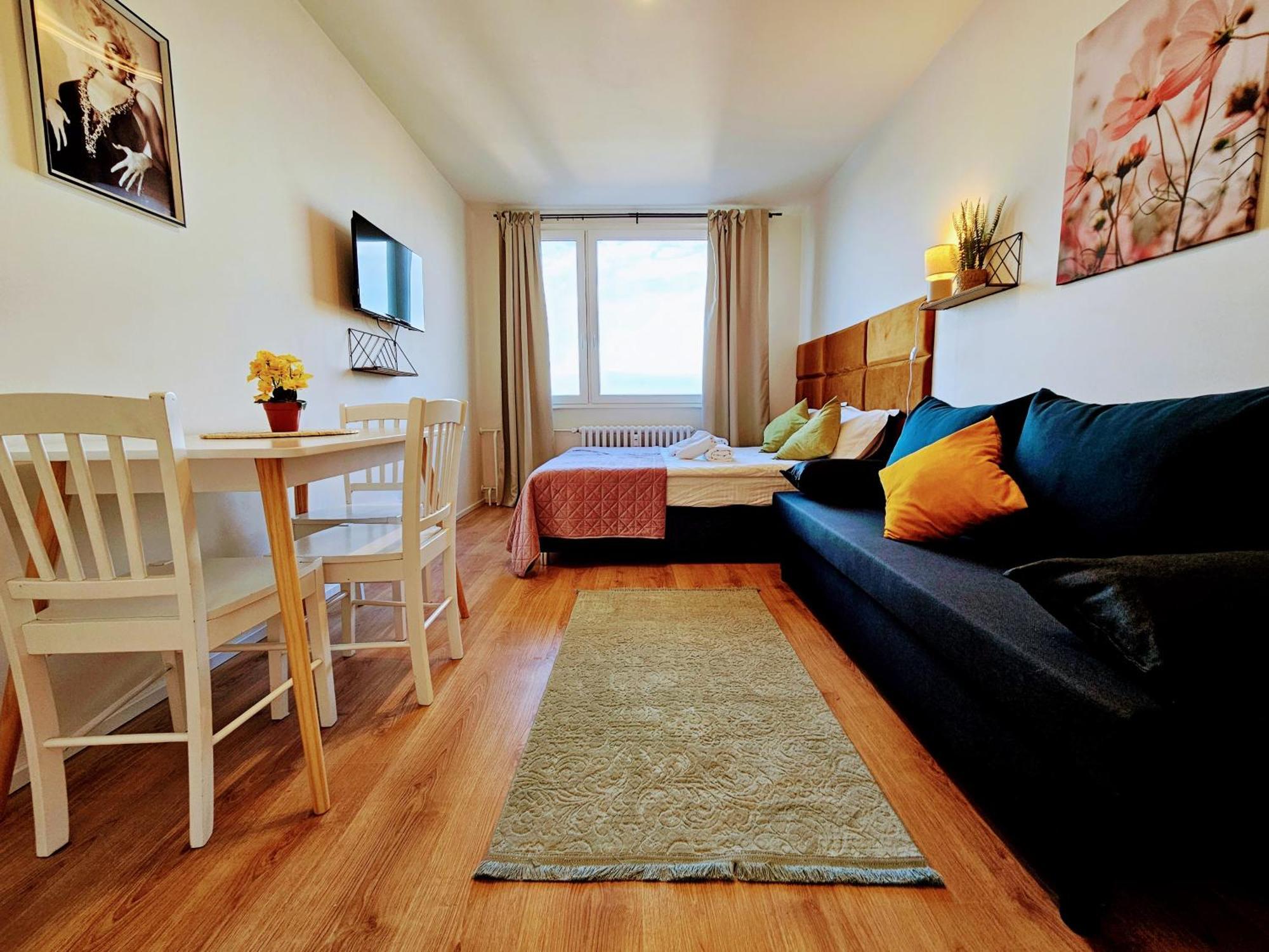 Live-inn Hotel-style 5 Apartments, 20 Mins To Centre, Gym, Reception, Free Parking, Lift, Roof Terrace & Game Apartmán *