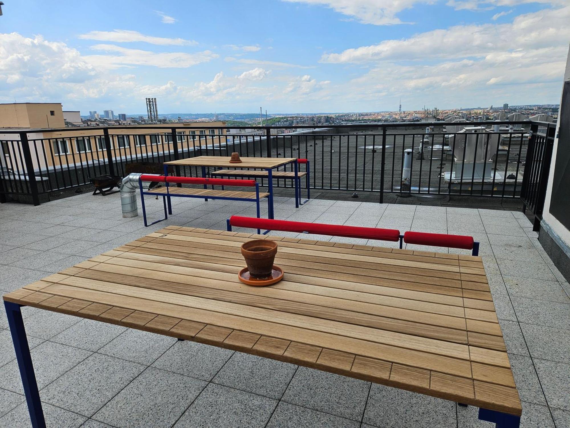 Live-inn Hotel-style 5 Apartments, 20 Mins To Centre, Gym, Reception, Free Parking, Lift, Roof Terrace & Game Apartmán
